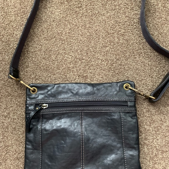 Fossil Genuine Leather Crossbody purse - Picture 4 of 6